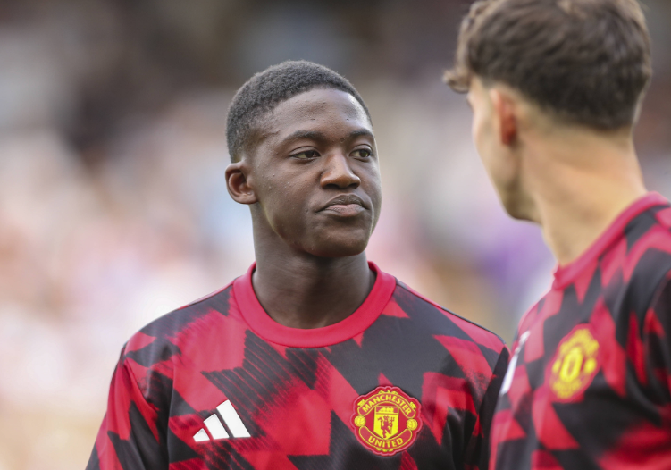 曼联中场梅努：伤病与合同交织下坚守红魔生涯的决心